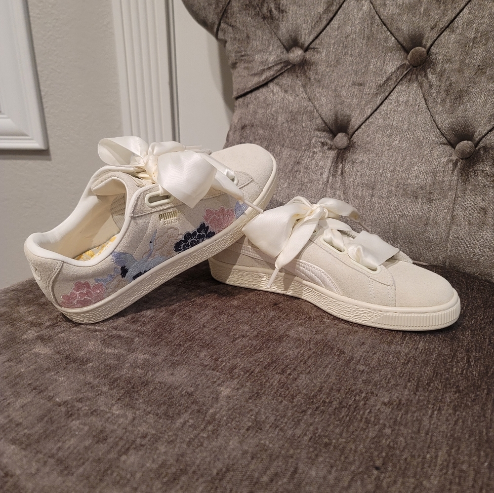 Puma Suede Heart limited edition embroidered Sneakers - Picture 3 of 5